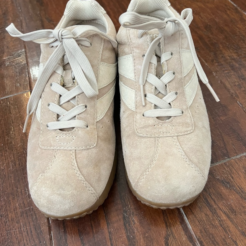 Skechers Suede Sneakers Tan